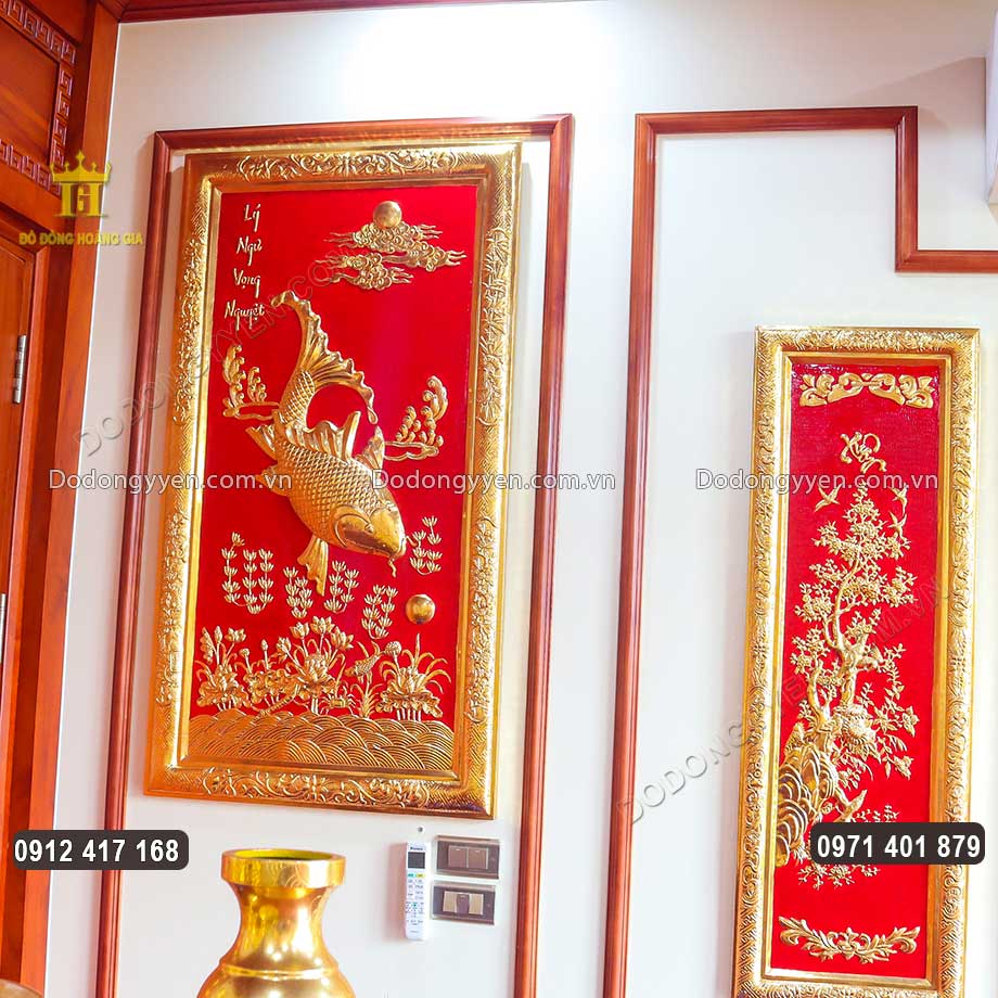 Họa tiết hoa văn được chạm th&uacute;c nổi v&ocirc; c&ugrave;ng sắc n&eacute;t, sinh động nhờ đ&ocirc;i b&agrave;n tay t&agrave;i hoa của c&aacute;c nghệ nh&acirc;n